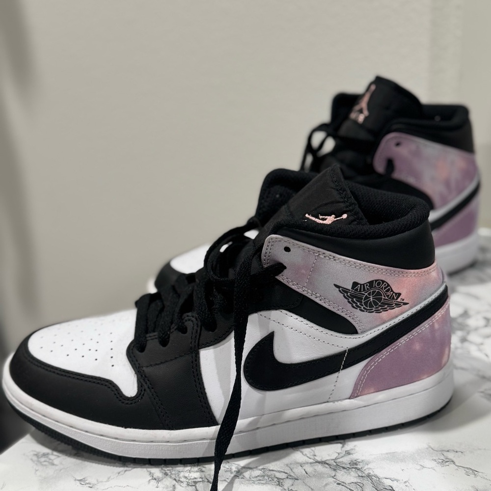 NIKE Air Jordan 1 Mid SE Sneakers , Womens 9.5